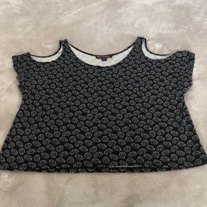 Betsey Johnson Cropped Skull shirt